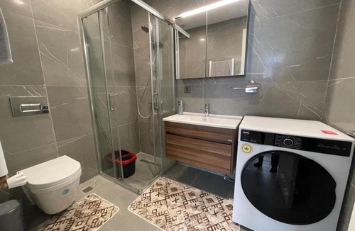 Kadikoy Apartment | Business-Friendly and Central Flat in Fikirtepe