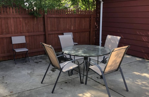 Niagara Falls Apartment | Business Friendly, Couple Friendly, Great Neighborhood, Minutes from the Falls!