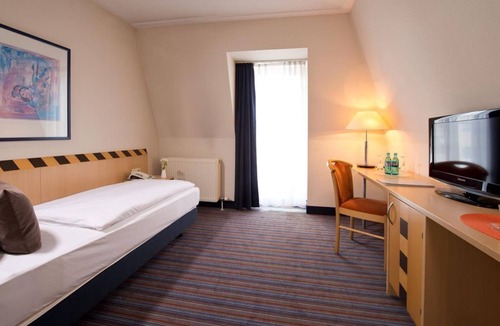 Laubegast Hotel | Business Single Room-Flexible Rate with breakfast - ACHAT Hotel Dresden Elbufer