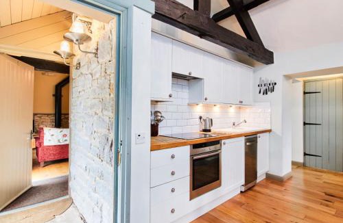 Bakewell House | Buttercup Down
