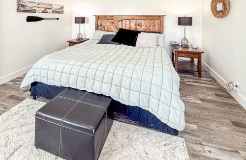 Garden City House | Buttercup Lake House