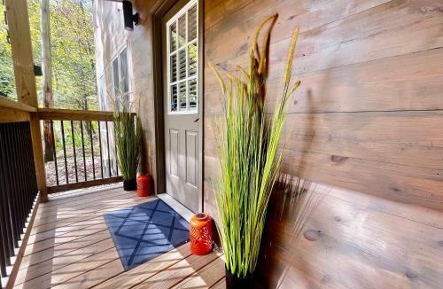 Stanton House | Butterfly Bend - Cozy & Charming Cabin Red River Gorge Hot Tub