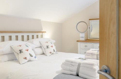 Boston House | Butterfly