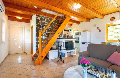 Domzale House | Butterfly place