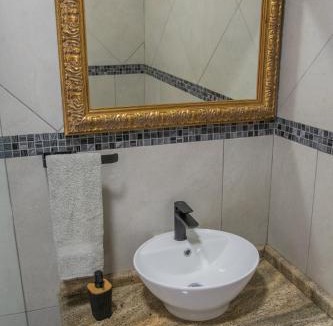 Vredefort Apartment | Butterfly River Cottage