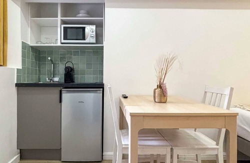 Amerique Apartment | Buttes Chaumont 4 - Studio Apartment, Sleeps 2