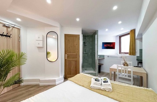 Amerique Apartment | Buttes Chaumont 4 - Studio Apartment, Sleeps 2