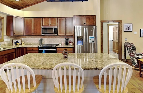 McHenry House | Buzzy Bee Lodge | Hot Tub, Fire Pit, Pet-Friendly