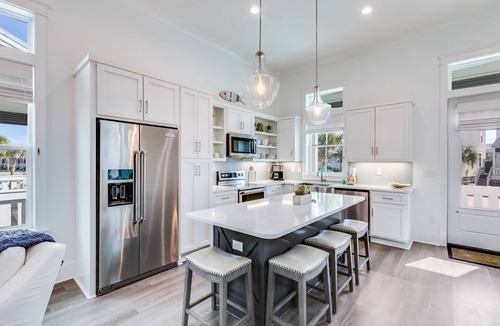 Orange Beach Cottage | BVR 13 - The Orange Dolphin by Liquid Life