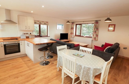 Llanerchymedd House | Bwythyn Neithior: Cozy Retreat
