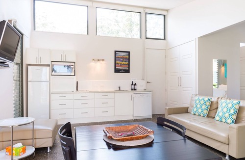 Sanctuary Point Bed & Breakfast | BY THE BEACH B&B SELF CONTAINED APARTMENTS - BEACH FRONT - ROMANTIC GETAWAYS