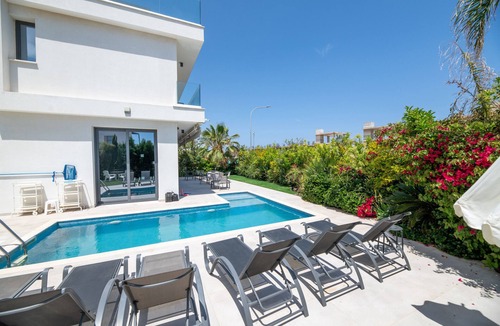 Paralimni Villa | By The Beach - Emerald Seaview Villa - Stunning Seaview Stay