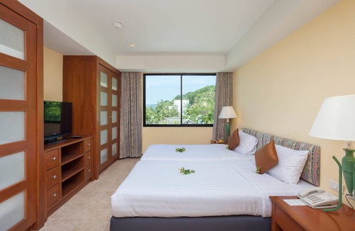 Wichit Resort | By the Sea