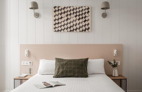 Eixample Hotel | BYPILLOW Erba