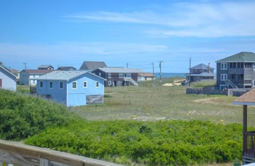 Colington House | Byrd's Nest - KDH MP 6, Ocean Views, 200 Yards to the Beach
