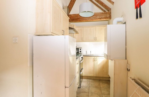 Pulborough Cottage | BYRE COTTAGE 3, family friendly, with pool in Storrington