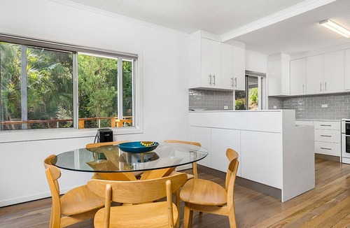 Byron Bay House | Byron Bay Accom - Wategos House - 13 Brownell Drive, Wategos - Pet Friendly