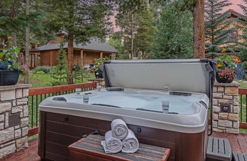 Christie Heights House | Bystone Villa Retreat