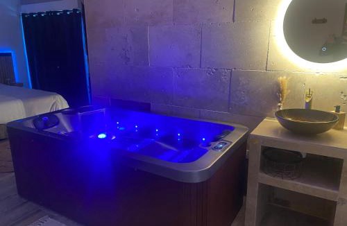 Saint-Victoret House | Côté spa