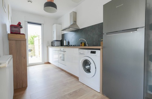 Airan House | Côte de Nacre Cottage – Private Jacuzzi & Shared Heated Pool