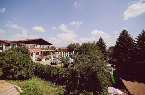 Magura Hotel | C&C Karo Resort