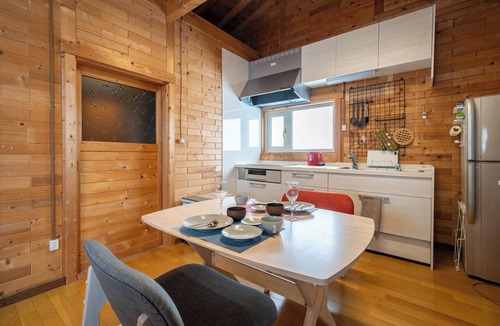 Niki House | C-FLAT
