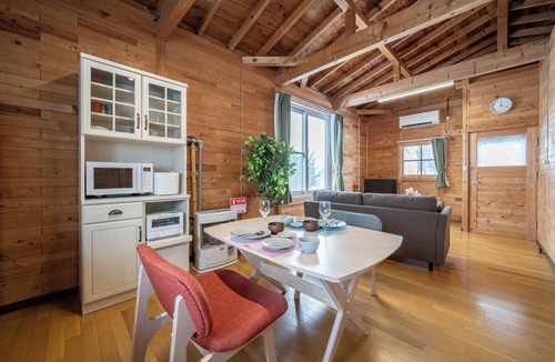 Niki House | C-FLAT