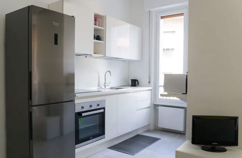 Como Apartment | C's. So nice, colored, in downtown :-)