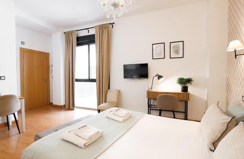 La Merced Apartment | C15 - Charming Modern Studio in the Centre