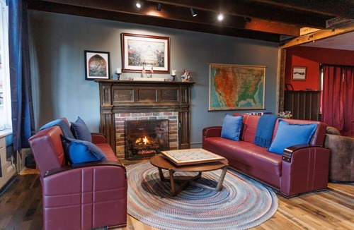 Raphine Bed & Breakfast | c1815, 3-bedroom Bed & breakfast in charming Historic Brownsburg with WiFi, AC