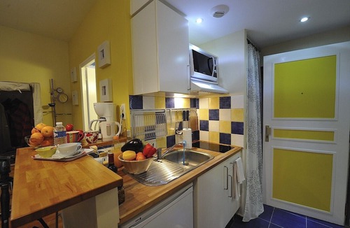 3rd Arrondissement Apartment | C1G Crossover