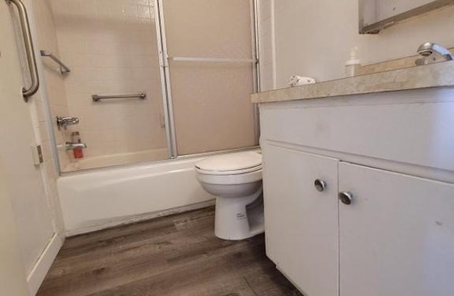 Pico - Robertson Hotel | (C20) Large & Cozy Unit