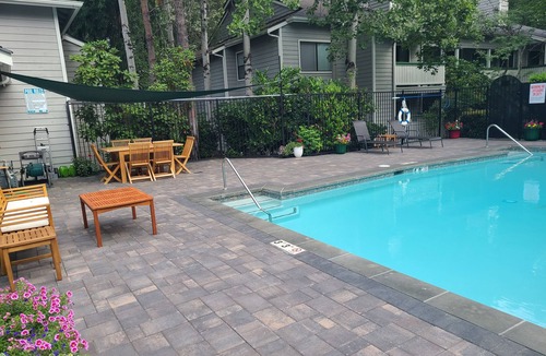 Overlake Apartment | C214 2 bed 2 bath 2nd/top floor of two story building