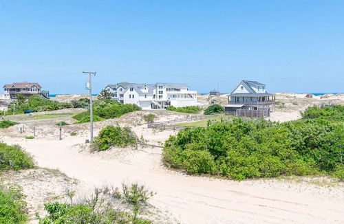Carova Beach House | C9124 Between the Buoys. 4X4, Ocean Views, Pool/Kiddie Pool, Hot Tub