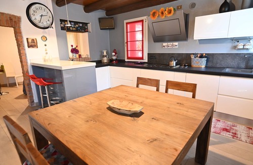 Cittadella Villa | CA CENTOSA, renovated historic villa with patio and garden