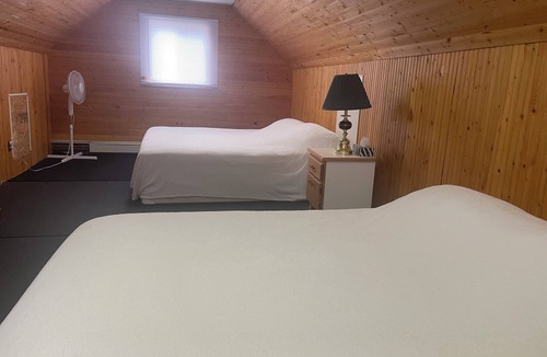 Saskatchewan House | 4 Season Cozy Rustic Loft Cabin along Last Mountain Lake. Pet friendly.