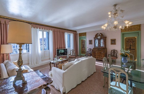 Cannaregio Apartment | Ca' Degli Specchi Grand Canal