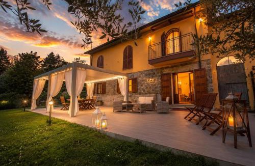 Gassano Apartment | Ca' Degli Ulivi Relax - uso esclusivo con jacuzzi in Lunigiana vicino cinque terre