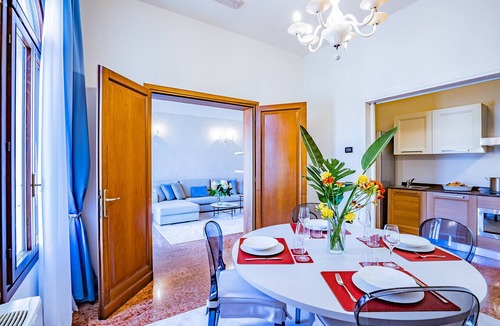Santa Croce Apartment | Ca' Del Monastero 1 Collection with Balcony