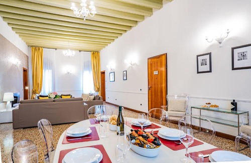 Santa Croce Apartment | Ca' del Monastero 4 Collection Apartment up to 8 Guests with Lift