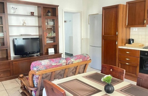 Capanne-Prato-Cinquale House | Cà Dell'alpe-between the Apuane Alps and the sea