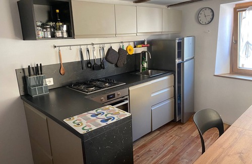 Scopello Apartment | Cá di Gin 1* floor apartment in the old town