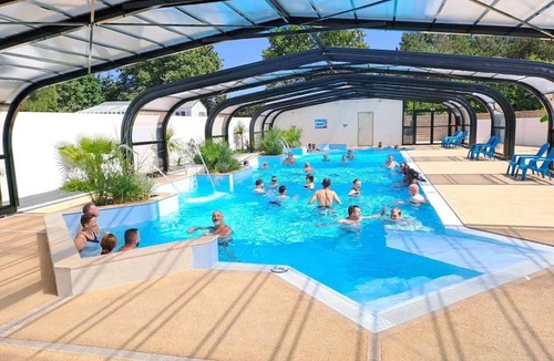 Saint-Christophe-du-Ligneron House | Camping 4 étoiles - Piscine - ccbg0gc