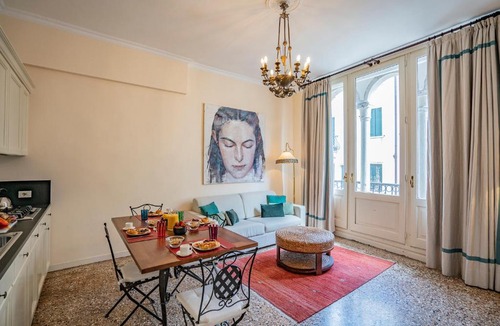 San Marco Apartment | Ca' Grassi 2 Apartment in San Marco with Balcony