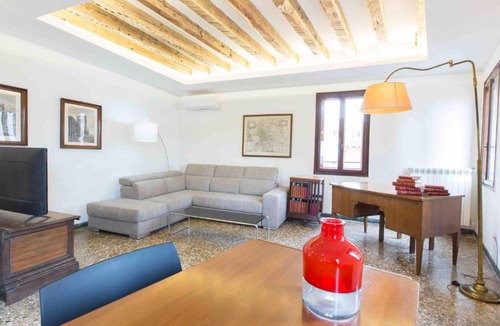 Dorsoduro Apartment | CA GRIMANI stunning view and comfort