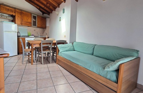 Maccagno Apartment | Casa Nadia: Modern apartment with balcony, mountain view and private parking