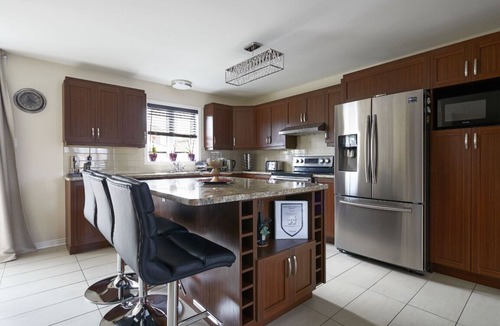 L'Ile-Bizard House | Cozy house in Montreal West | Fully equipped | Large groups | Close to airport