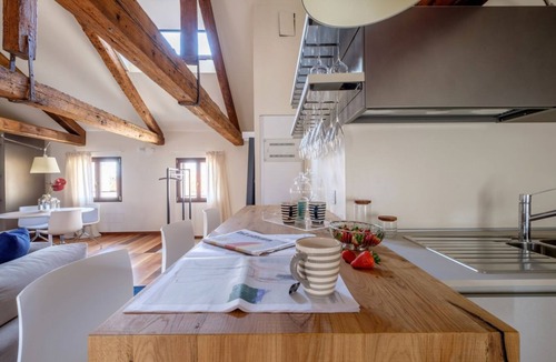 San Marco Apartment | Ca' Moro - CLEMENTE - sleeps 3 guests in 2 bedrooms