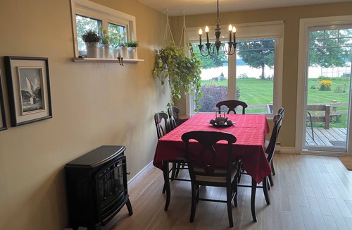 Saint-Laurent-de-l'ile d'Orleans Ski Chalet | THE HOUSE OF THE RIVER WITH GREAT WATERS #CITQ 299191