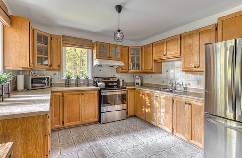 L'Ile-d'Orleans Regional County Municipality House | Waterfront cottage with beach just steps from Quebec City!